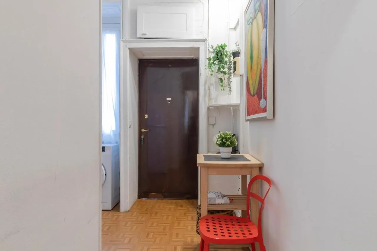 I Host Apartment - Chavez 2 Milan 0*,  Italy